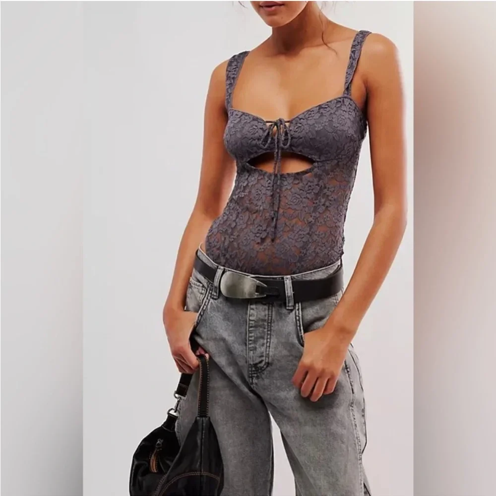 NWT Free People Strike A Pose Lace Thong Bodysuit Volcanic Glass Gray Size Small - Picture 2 of 9